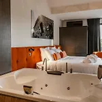 Cc Nomie Restaurant Otel