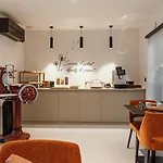 Cc Nomie Restaurant 4*