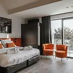 Cc Nomie Restaurant Hotel