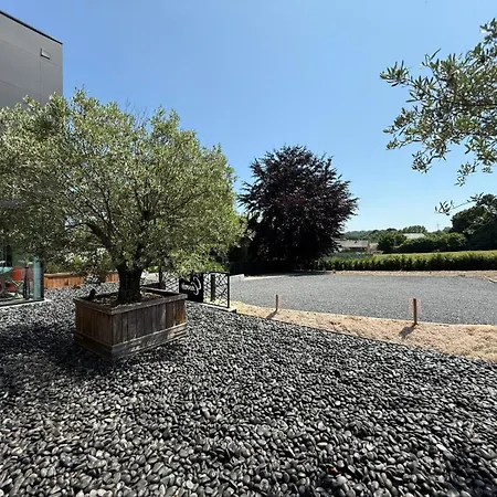 Cc Nomie Restaurant 호텔 디넝