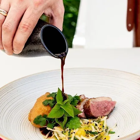 호텔 Cc Nomie Restaurant 4*