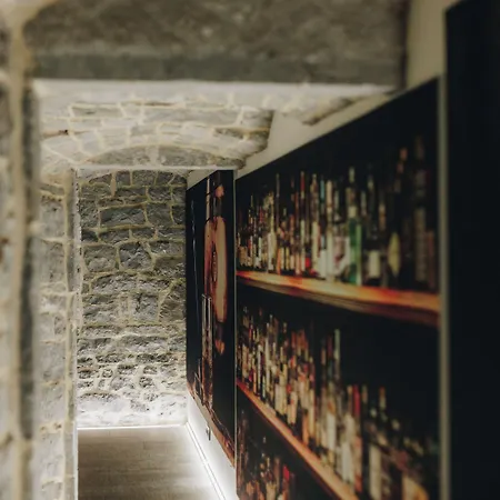 Cc Nomie Restaurant 호텔 4*