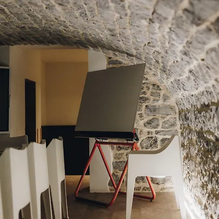 Cc Nomie Restaurant 4* 디넝