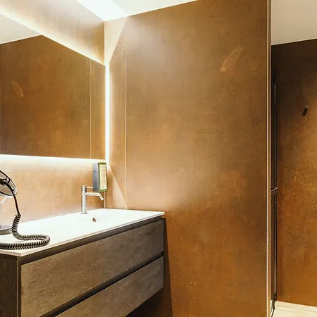 Cc Nomie Restaurant 4* 디넝