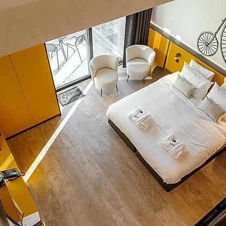 Cc Nomie Restaurant Hotel