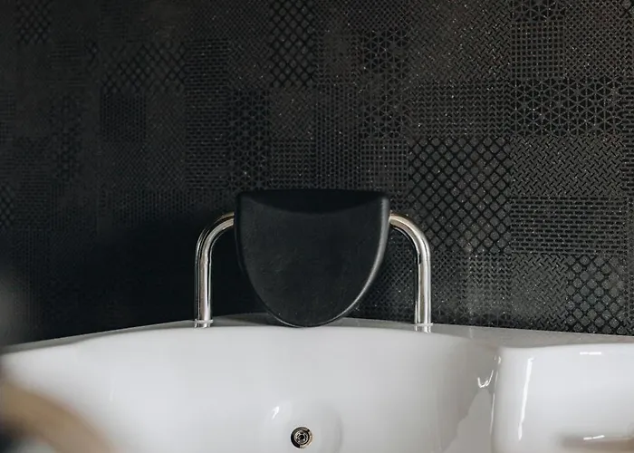 Cc Nomie Restaurant Hotel 4*